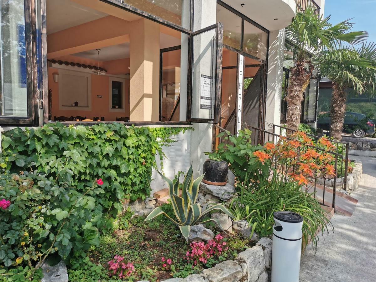 Rooms And Apartment Feral Rovinj Exterior foto